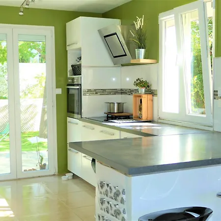 Salle D'eau Privee Bureau Tv, Placard, Cafe Ou The, Jardin Et Cuisine Alloggio in famiglia Six-Fours-les-Plages