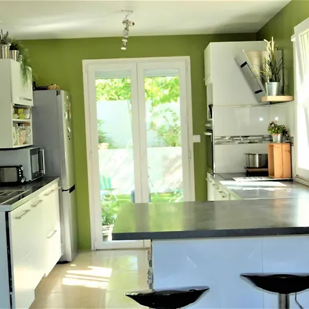 Salle D'eau Privee Bureau Tv, Placard, Cafe Ou The, Jardin Et Cuisine Alloggio in famiglia Six-Fours-les-Plages